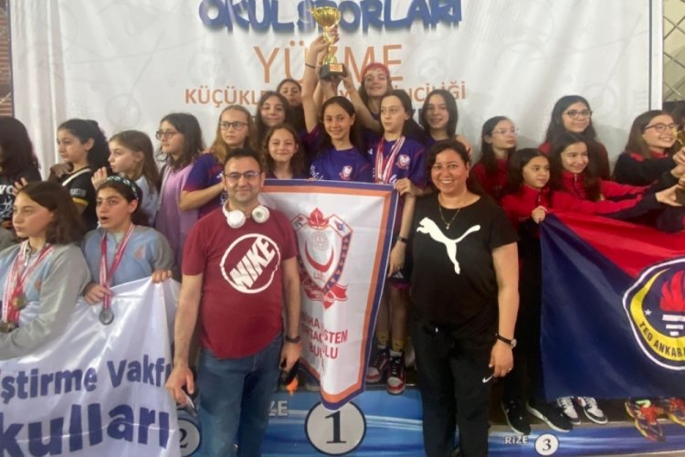 Sabiha Köstem Ortaokulu öğrencilerinden yüzmede gururlandıran başarı