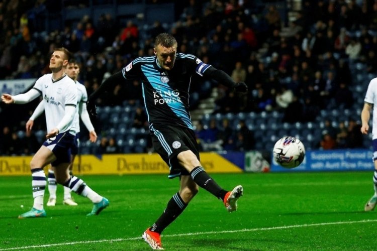 Leicester City galibiyeti 3 golle aldı