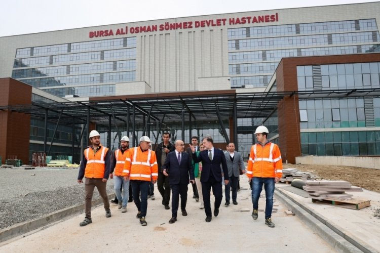 Bursa Valisi Demirtaş Ali Osman S&ouml;nmez &Ccedil;ekirge Devlet Hastanesi inşaat alanını ziyaret etti