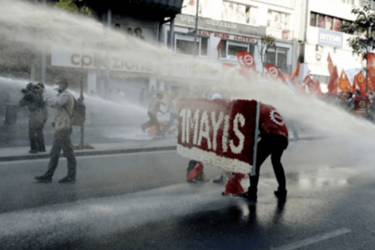 1 Mayıs'ta sıkı y&ouml;netim: Hi&ccedil;bir yol Taksim'e &ccedil;ıkmayacak
