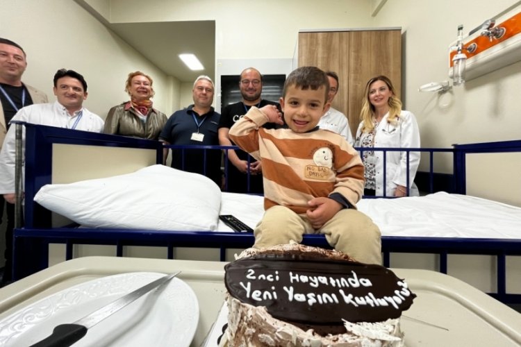 Bursa'da ikinci hayatına kavuşan Tamer'e s&uuml;rpriz doğum g&uuml;n&uuml;