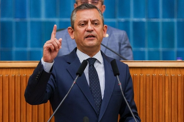 &Ouml;zg&uuml;r &Ouml;zel: Mevcut anayasaya uymuyorsan yenisini yapsan ne olur?