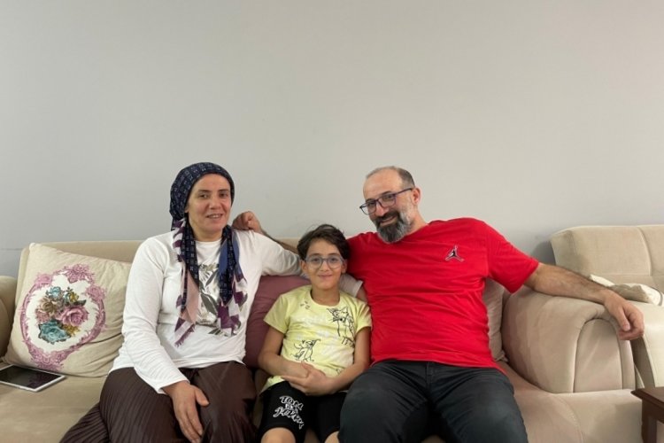 Depremzede Eren Eymen, Akt&uuml;rkoğlu'ndan imzalı forma istiyor