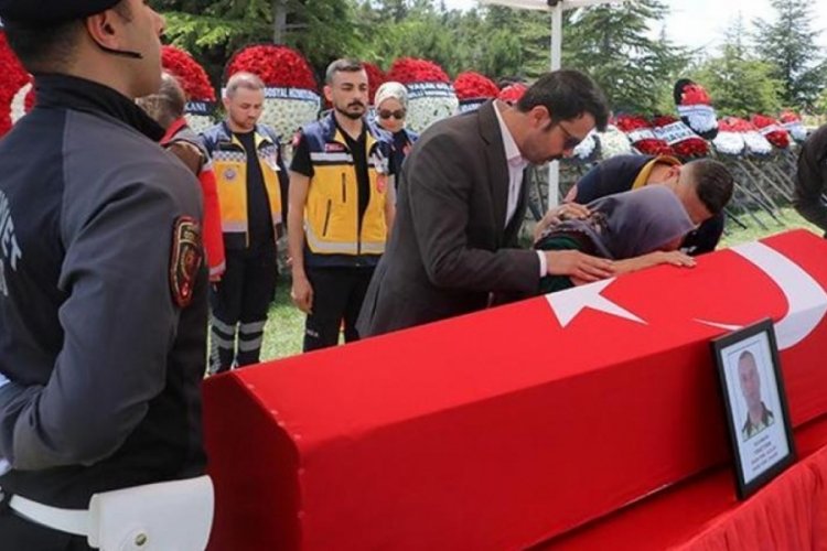 Şehit polise veda! 'Biz sensiz ne yapacağız?'