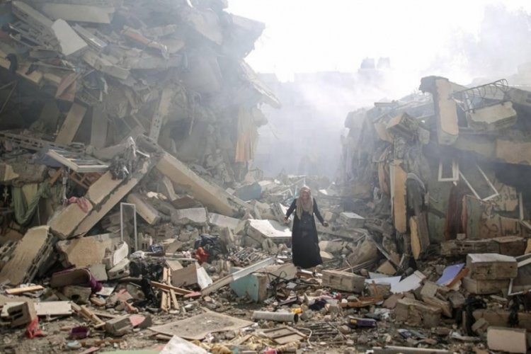 Gazze'de enkaz altında kalan 10 binden fazla kişi kayıp!