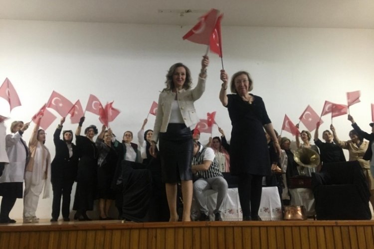 Bursa Kız Lisesi mezunlarından anlamlı g&ouml;steri