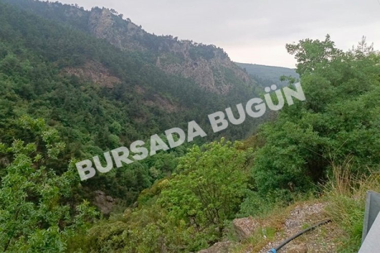Bursa'da vadide mahsur kalan gen&ccedil;ler 3 saatlik operasyon ile kurtarıldı!