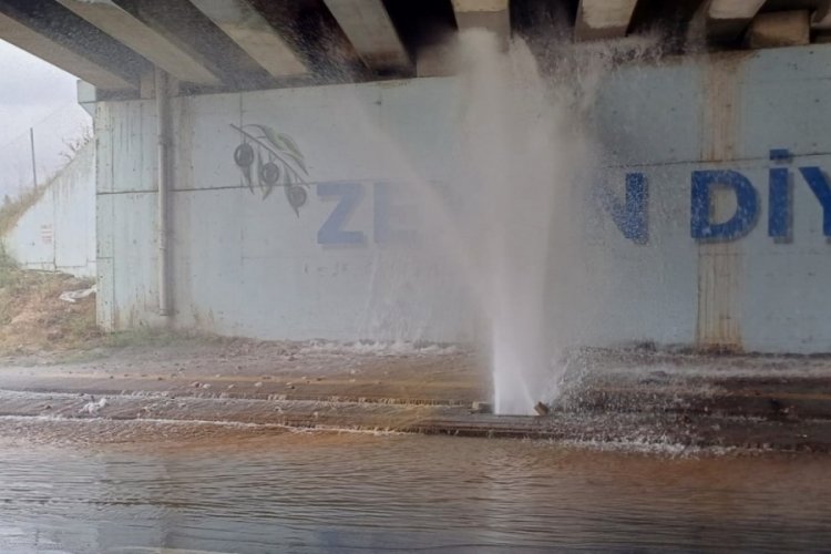 Bursa Orhangazi'de yine su borusu patladı! Çıkan su metrelerce yükseldi