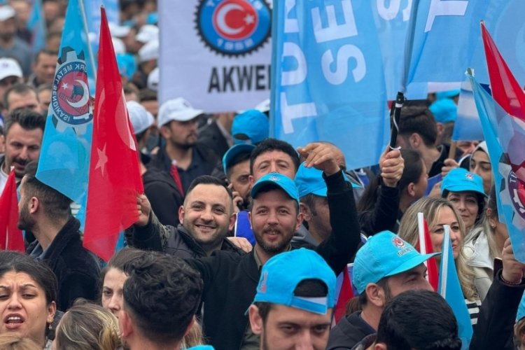 T&uuml;rk-İş 1 Mayıs'ı Bursa'da kutladı