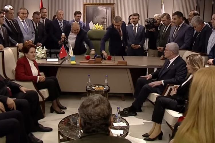 İYİ Parti'de devir teslim t&ouml;reni ger&ccedil;ekleşti