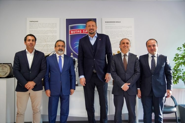 Hidayet T&uuml;rkoğlu'ndan BOTAŞ Spor Kul&uuml;b&uuml;ne ziyaret