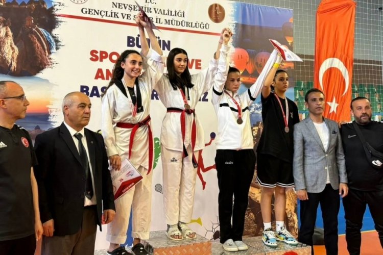 Okul Sporları Yıldızlar Taekwondo Türkiye Şampiyonası'nda Bilecikli sporcu, Türkiye 3.'sü oldu