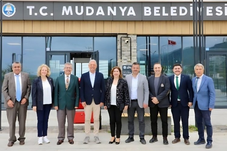 BAL-GÖÇ  Genel Başkanı Emin Balkan ve yönetim kurulu Mudanya Belediye Başkanı Deniz Dalgıç'ı ziyaret etti