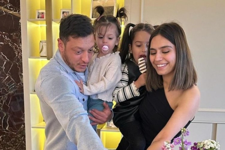 Amine G&uuml;lşe'den doğum g&uuml;n&uuml; pozu