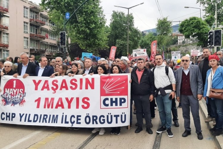 CHP Bursa Yıldırım İl&ccedil;e &ouml;rg&uuml;t&uuml;nden 1 Mayıs kutlamalarına yoğun katılım