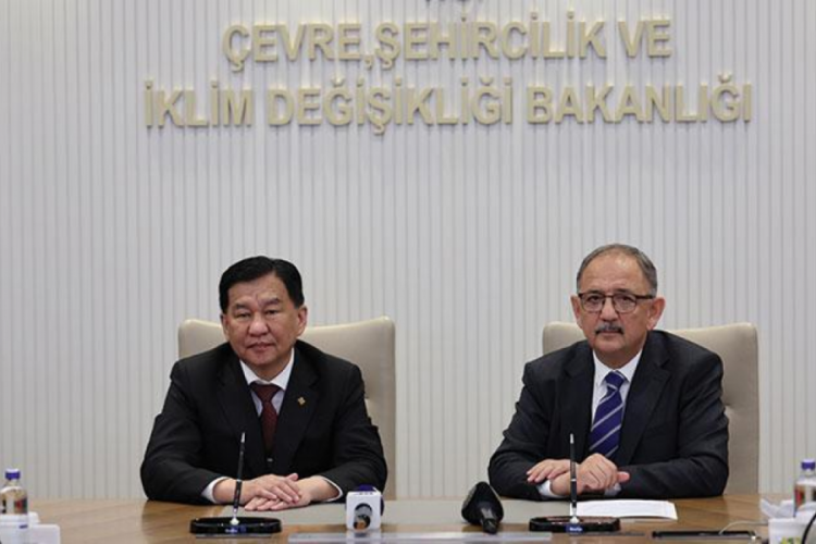 Bakan &Ouml;zhaseki, Tserenpil Davaasuren'i kabul etti