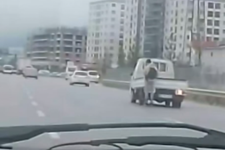 Bursa'da tehlikeli yolculuk!
