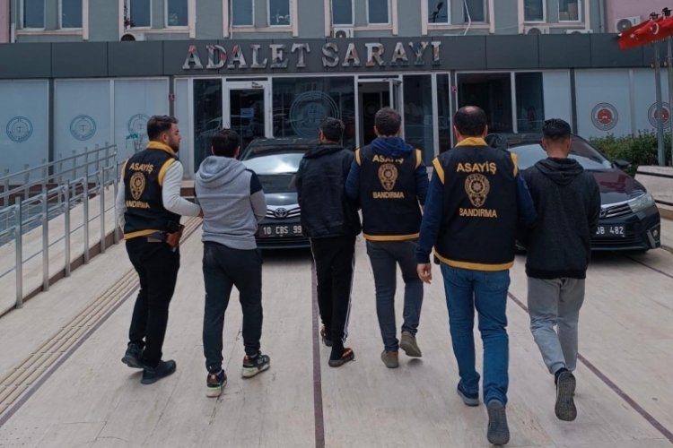 Balıkesir'de akılalmaz hırsızlık: Sanayiye bırakılan ara&ccedil;tan 15 farklı par&ccedil;a &ccedil;aldılar