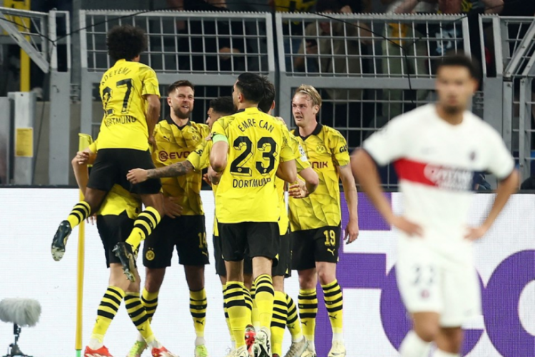 Dortmund, final yolunda avantajlı duruma geçti
