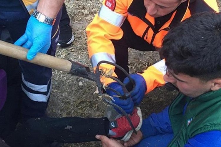 Burdur'da korkun&ccedil; kaza! Oynarken ayağına demir dirgen saplandı