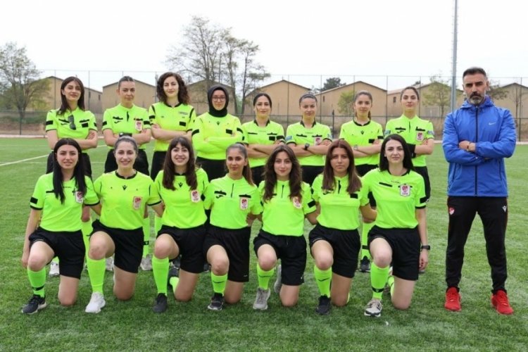 Sivas'ta 35 kadın hakem futbolun atmosferini değiştirdi