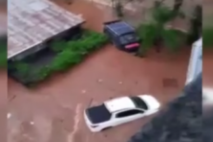 Brezilya'da sel felaketi: 8 &ouml;l&uuml;, 21 kayıp