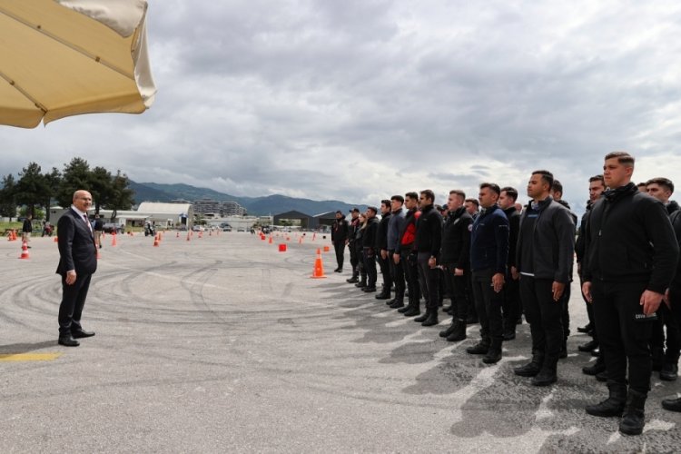Vali Demirtaş, Motosikletli Polis Timleri Temel Eğitim Kursu'nun faliyetlerini inceledi