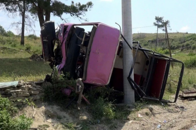 Antalya'da iki safari aracı çarpıştı: 13'ü turist, 16 yaralı