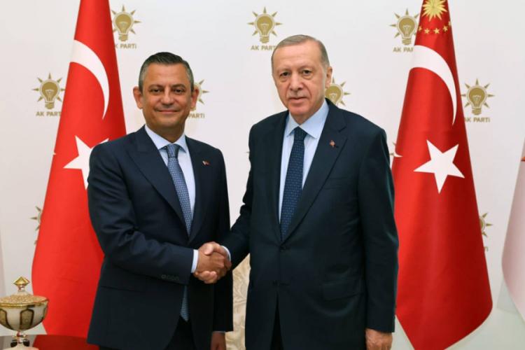 &Ouml;zg&uuml;r &Ouml;zel'den Cumhurbaşkanı Erdoğan ile g&ouml;r&uuml;şme sonrası ilk a&ccedil;ıklama
