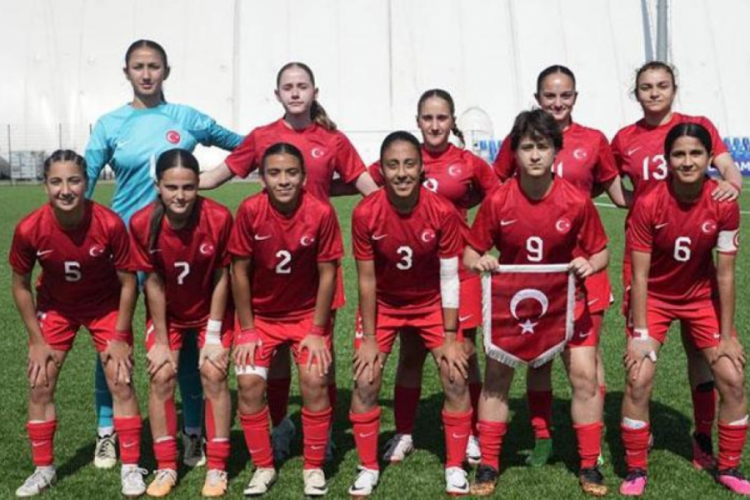 U16 Kız Milli Futbol Takımı, Kazakistan'ı 5 golle mağlup etti!