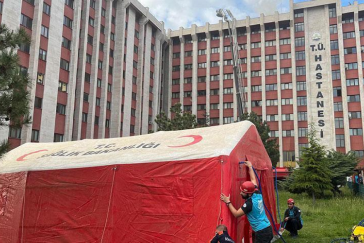 Edirne Valisi Sezer, üniversite hastanesindeki yangına ilişkin açıklama yaptı