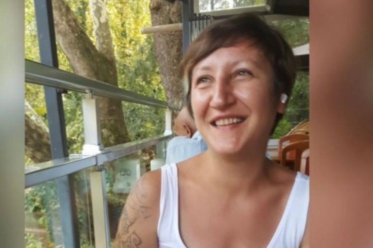 Bursa'da uykusunda 16 bı&ccedil;ak darbesiyle &ouml;ld&uuml;r&uuml;len Derya Pas'ın babası konuştu