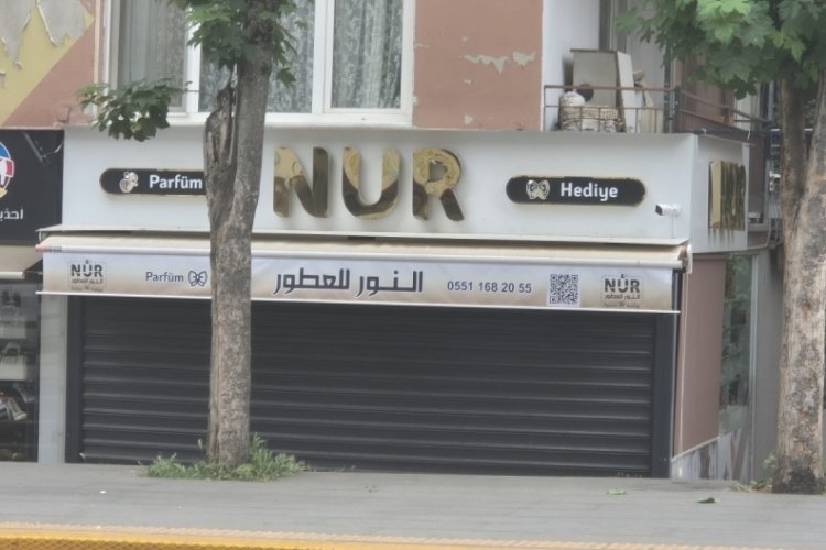 Bursa'da yabancı tabelaların kaldırılması kabul edilmişti: &Ccedil;arşamba'da yabancı esnaf protesto mu ediyor?