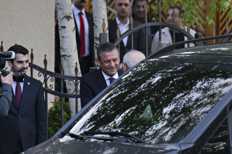 &Ouml;zg&uuml;r &Ouml;zel, Kemal Kılı&ccedil;daroğlu ile bir araya geldi