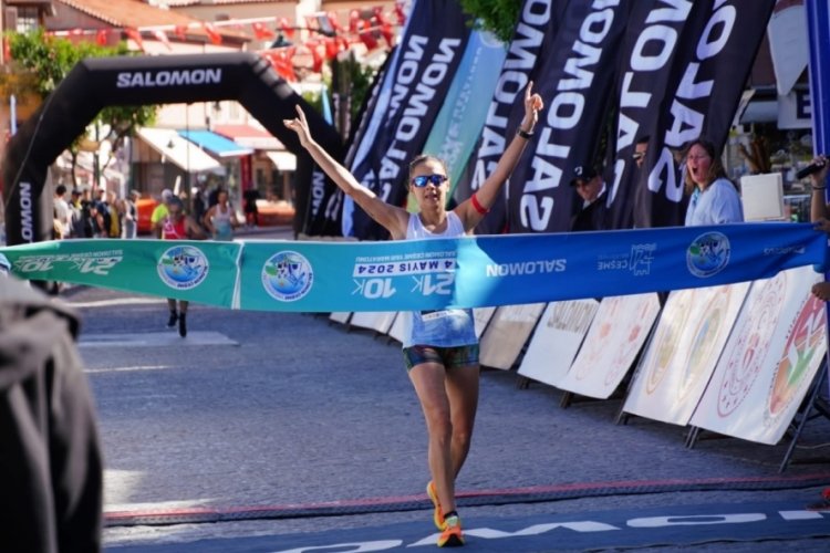 Salomon &Ccedil;eşme Yarı Maratonu koşuldu