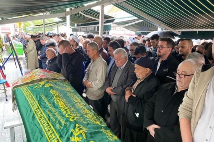 Bursa'da kazada hayatını kaybeden iş insanı ve annesi son yolculuğuna uğurlandı
