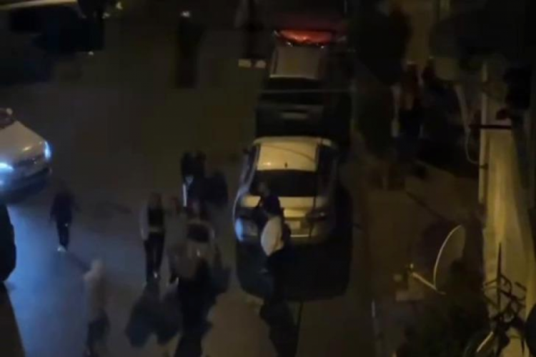 İstanbul'da sokakta y&uuml;r&uuml;yen baba ve oğluna silahlı saldırı!