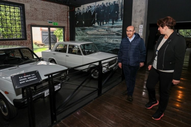 Vali Demirtaş, Anadolu Arabaları Müzesi'ni ziyaret etti