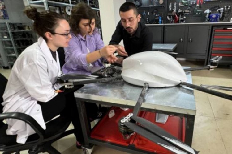 Genç mühendisler, devlet desteğiyle kurdukları merkezde dron üretiyor