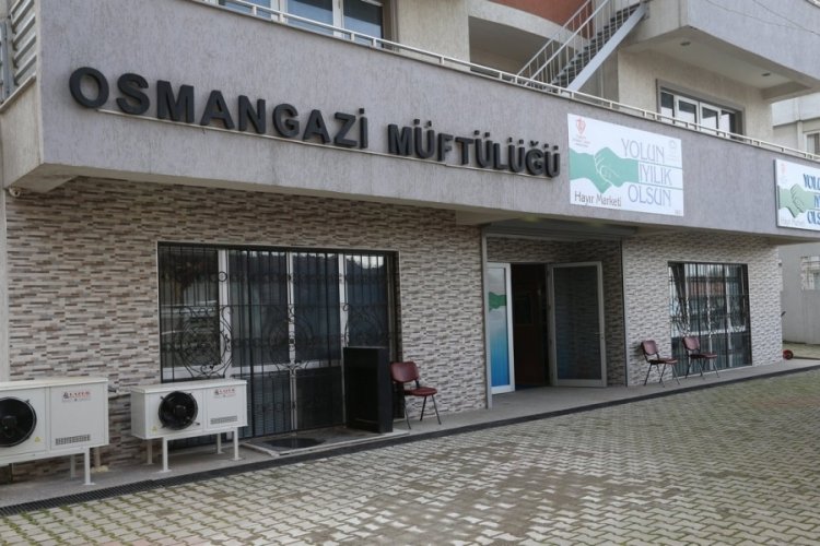 Bursa'da Osmangazi M&uuml;ft&uuml;l&uuml;ğ&uuml; b&uuml;nyesindeki Kur'an Kursu &ouml;ğreticileri konser verdi