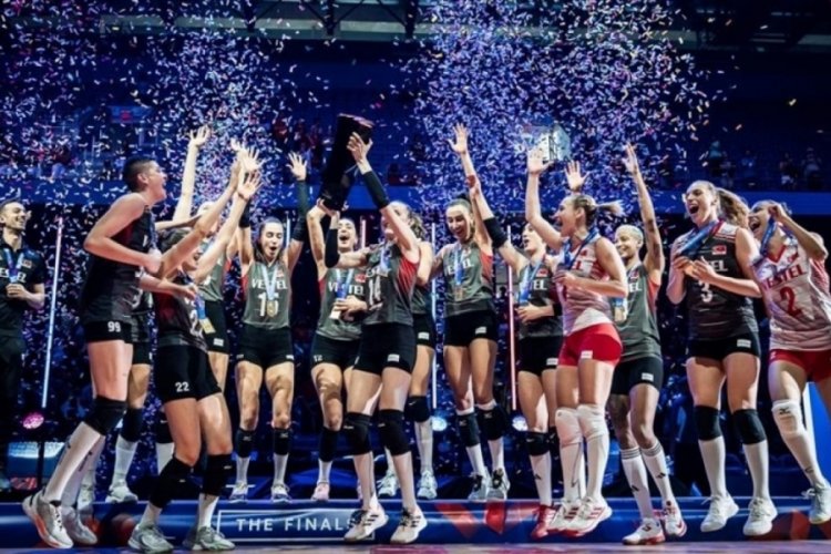 T&uuml;rkiye Kadın Voleybol Milli Takım ma&ccedil;ları ne zaman başlıyor? Filenin Sultanları'nın ma&ccedil; takvimi nedir? 2024 Milletler Ligi ma&ccedil;ları saat ka&ccedil;ta?&nbsp;