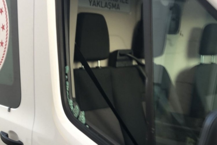 Adana'da "geç geldiniz" diyerek ambulansa saldırdı!