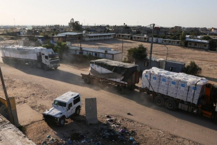 Gazze'de insani yardım konvoylarına ateş açıldı