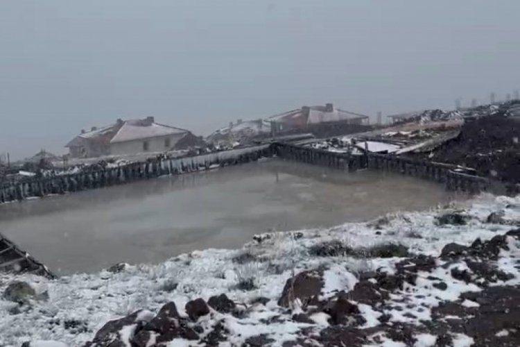 Malatya'da y&uuml;ksek rakımlı b&ouml;lgelerde kar yağışı etkili oldu