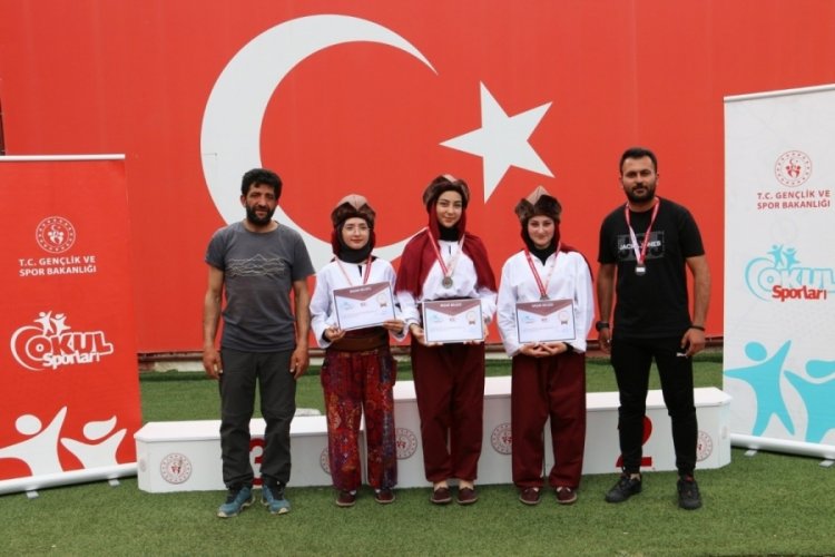 Malatyalı kız &ouml;ğrenciler T&uuml;rkiye Şampiyonası'nda finale kaldı