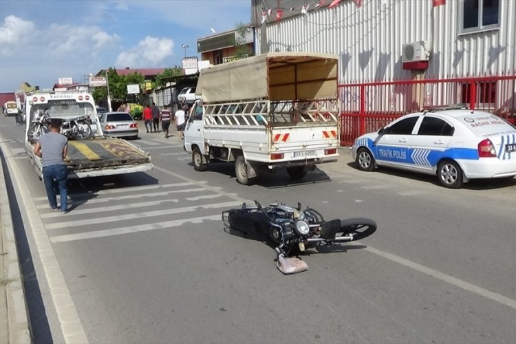 Mersin'de otomobille &ccedil;arpışan motosikletin s&uuml;r&uuml;c&uuml;s&uuml; &ouml;ld&uuml;