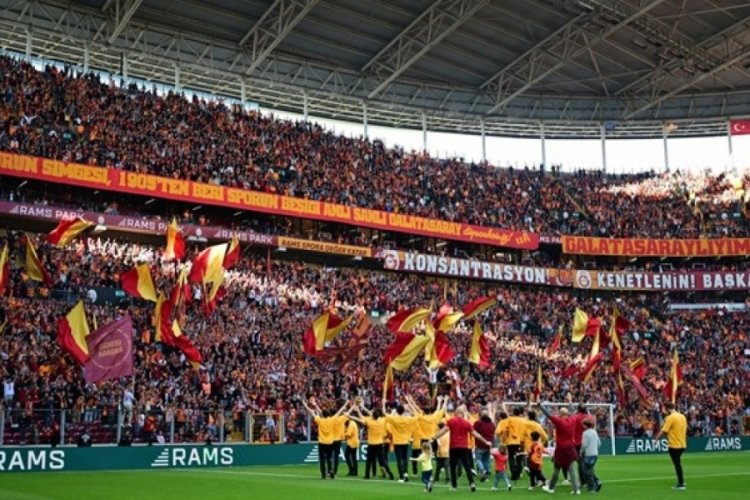 Galatasaray'da kombineler tükendi: 2.5 milyar TL gelir beklentisi