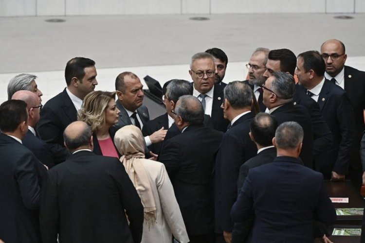 TBMM Genel Kurulu'nda '1400 sene' tartışması