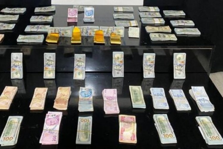 Hakkari'de 4 kilogram ka&ccedil;ak altın ele ge&ccedil;irildi