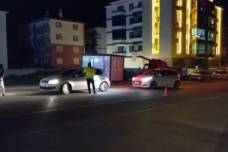 Kurallara uymayan s&uuml;r&uuml;c&uuml;lere ceza yağdı